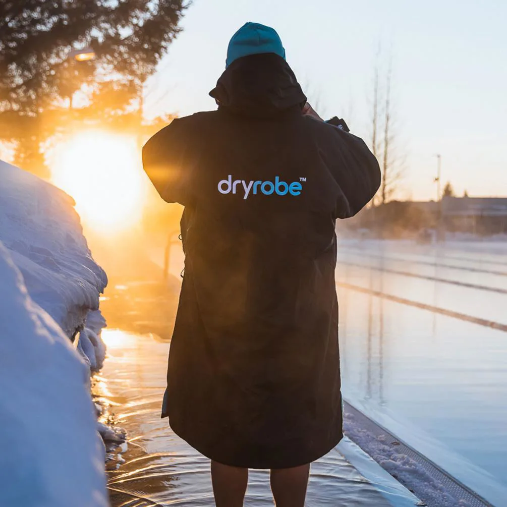 dryrobe Advance Long Sleeve Changing Robe - Black / Blue Extra Image 5